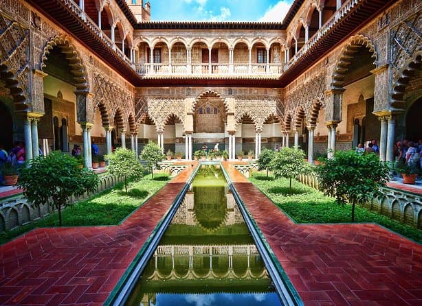Seville Team Adventure: Explore Alcazar and Cathedral with Priority Access — снимка 2
