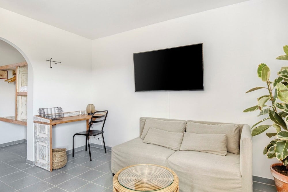 Surf Retreat · Peniche — снимка 2