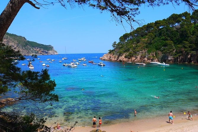 Team Adventure: Girona & Costa Brava Exploration with Convenient Pickup from Barcelona — снимка 1