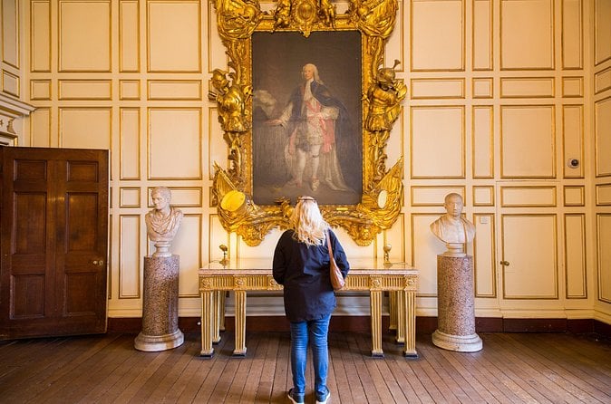 Oxford, Stratford-upon-Avon, Cotswolds & Warwick Castle Day Trip — снимка 3