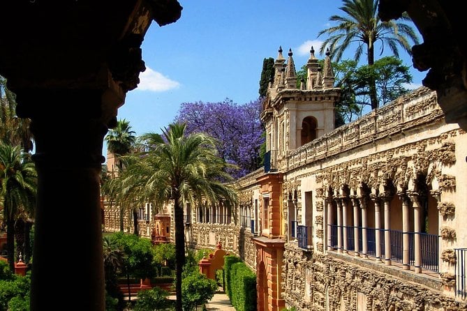 Seville Team Adventure: Explore Alcazar and Cathedral with Priority Access — снимка 4