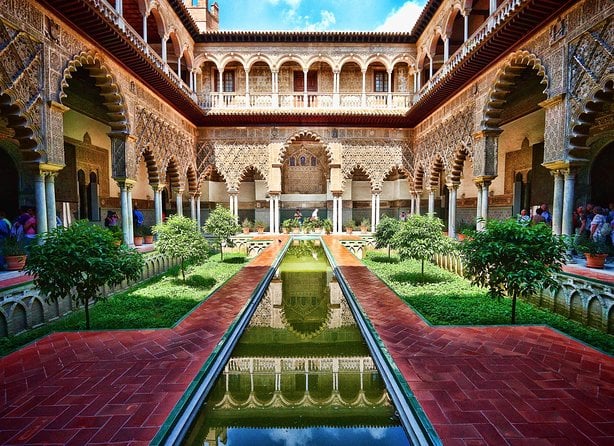 Seville Team Adventure: Explore Alcazar and Cathedral with Priority Access — снимка 2