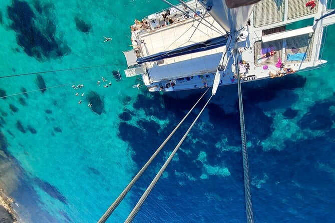 Sailing Adventure: Team Bonding with Welcome Drinks and Tapas for 10-12 People — photo 5