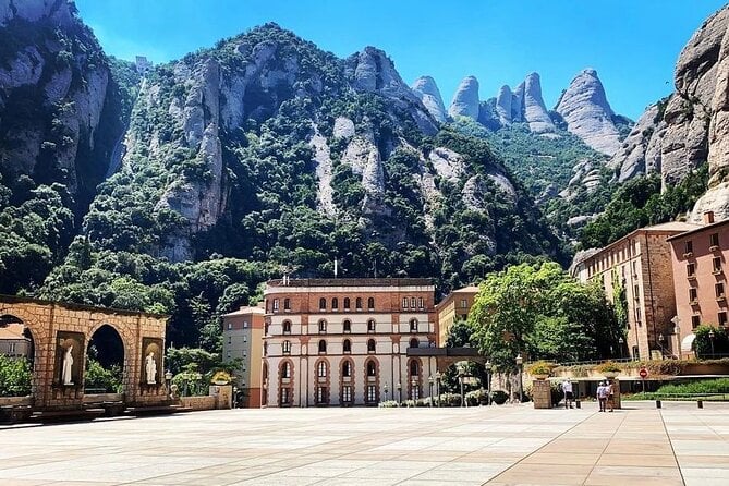 Barcelona to Montserrat: Team Adventure & Group Transfers — photo 3