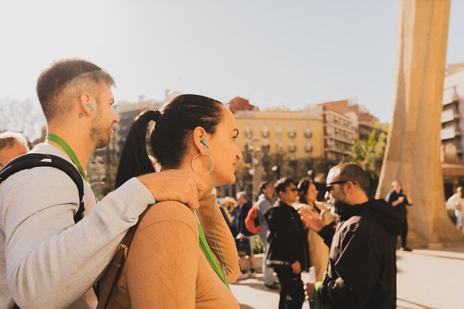 Barcelona: Sagrada Familia Team Adventure & Guided Exploration — photo 3