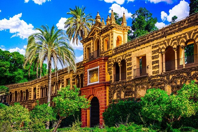 Seville Team Adventure: Alcázar, Cathedral & Giralda Exploration — снимка 1