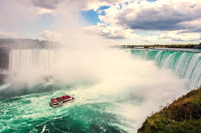 Niagara Falls 1 Day Tour from NYC with Maid of the Mist Boat Ride — photo 5