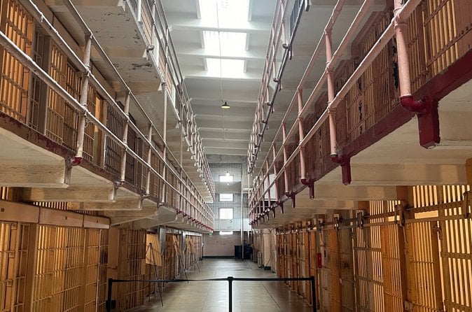 San Francisco Alcatraz App Guided Tour with Cruise and Jail House — снимка 4